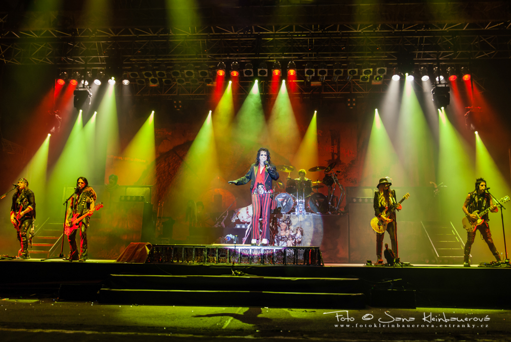 35 Alice Cooper
